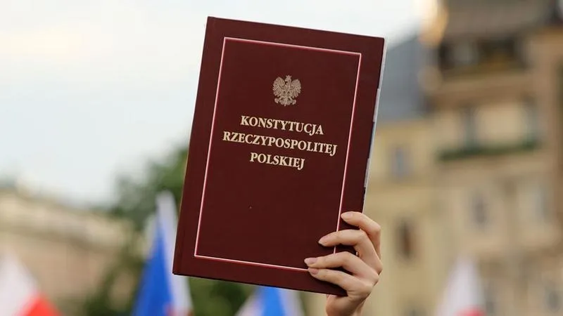 Dlaczego konstytucja jest nazywana ustawą zasadniczą i co to oznacza dla obywateli