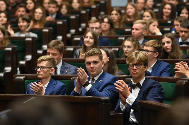 Jak wziąć udział w Sejmie Dzieci i Młodzieży – przewodnik krok po kroku