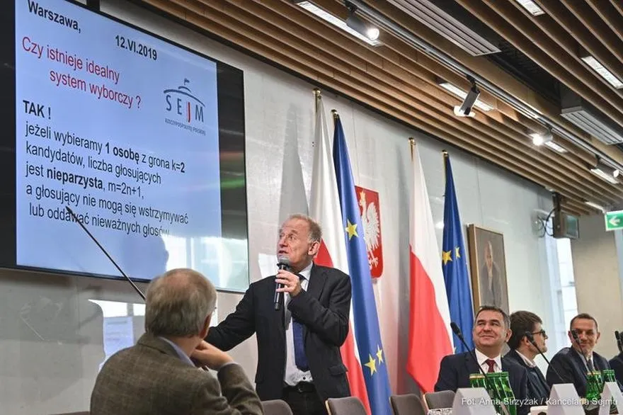 Kto wypada z Sejmu? Sondaże pokazują możliwe zmiany po wyborach