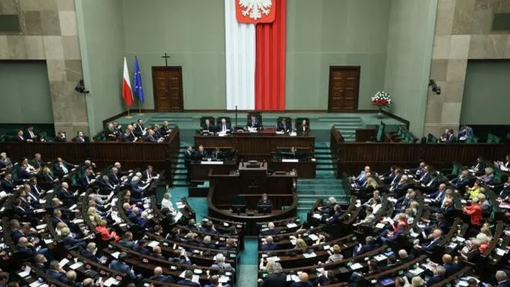 Porównania globalne domów i apartamentów polityków